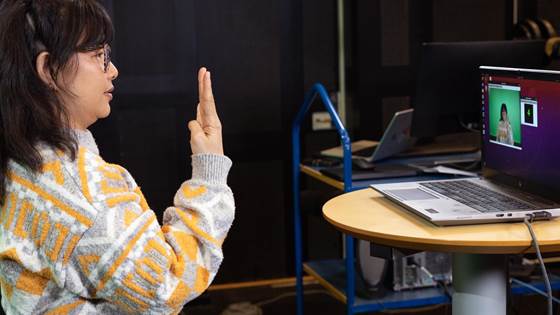 Oversetter tegnspråk i sanntid ved hjelp av KI