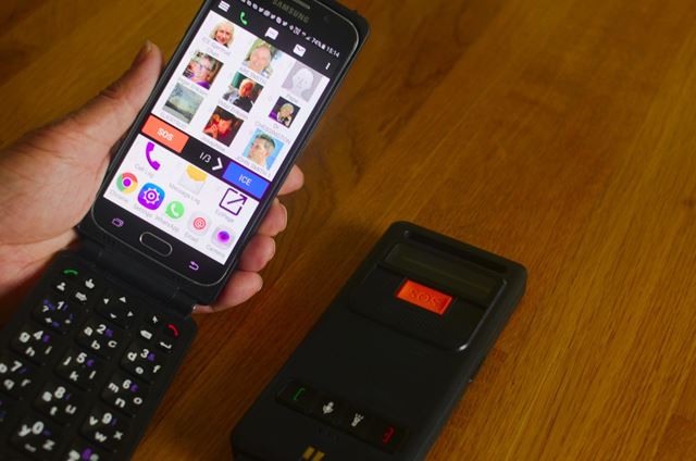 The phone: Project Manager Hanne Opsahl Austad thinks that the problem with most smartphones developed for the elderly is that they lag behind in terms of technology. EziSmart gives people the chance to enjoy brand-new technology and benefit from functions that make it easier to use. Blind people in particular find the external keyboard useful. Photo: Lisbet Jære.